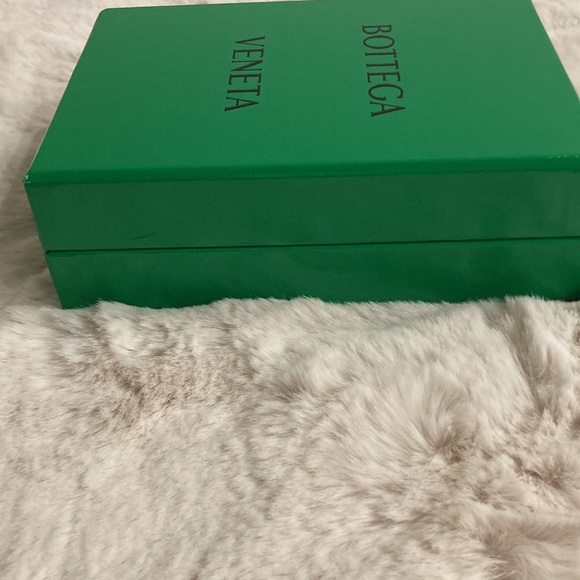BOTTEGA VENETA | Authentic Small Empty Box - Picture 9 of 9